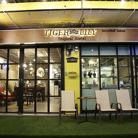 Tiger Lily Hostel Бангкок Екстер'єр фото