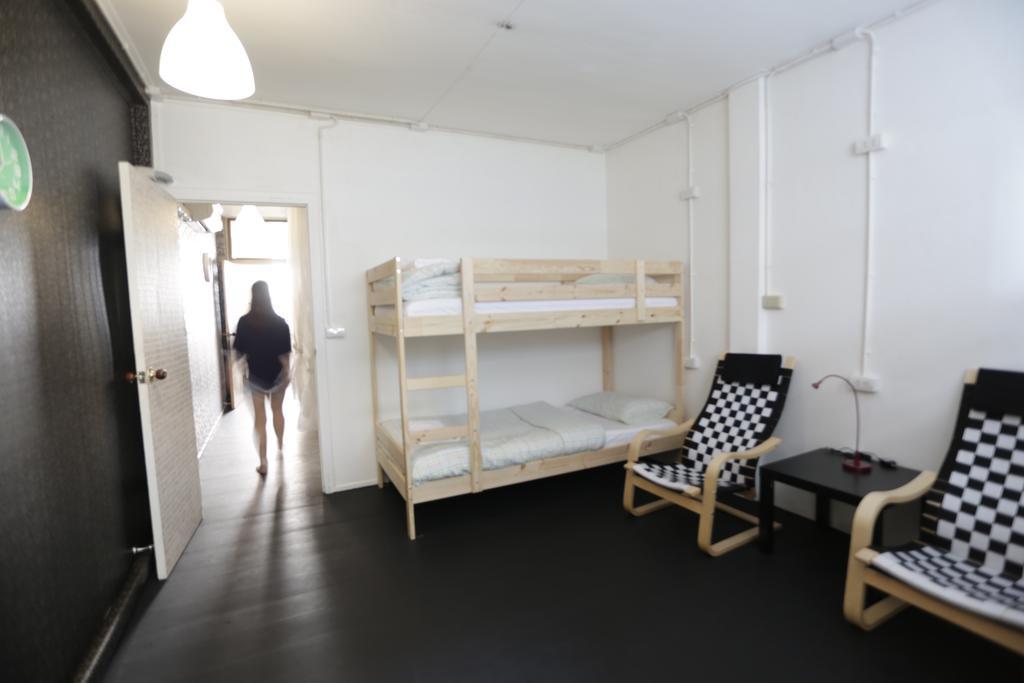 Tiger Lily Hostel Бангкок Номер фото