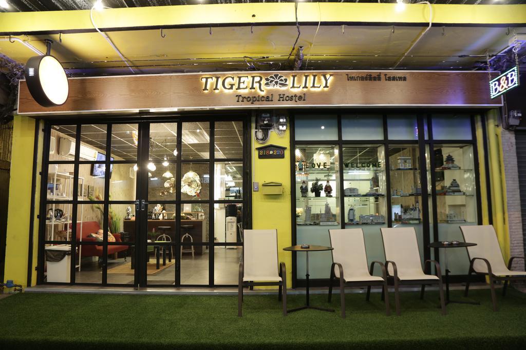 Tiger Lily Hostel Бангкок Екстер'єр фото