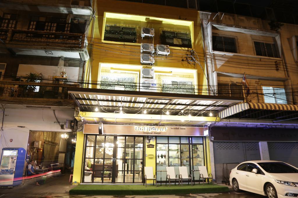 Tiger Lily Hostel Бангкок Екстер'єр фото