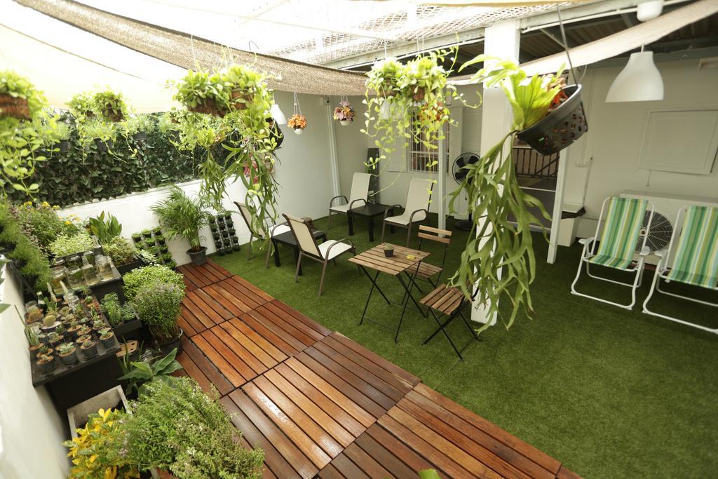 Tiger Lily Hostel Бангкок Екстер'єр фото
