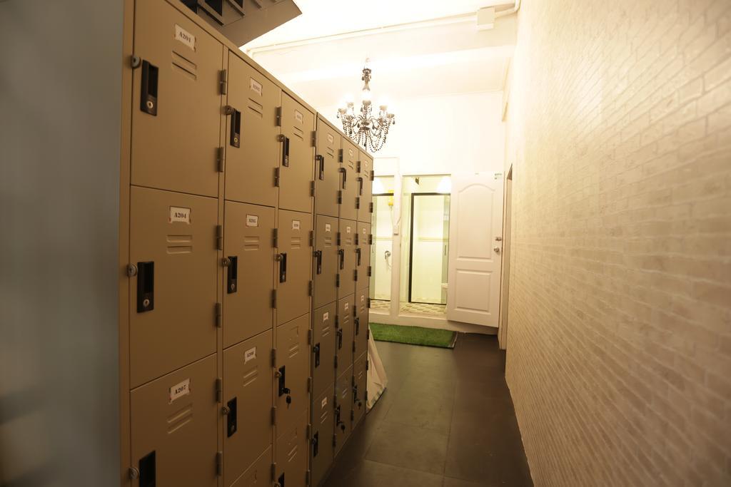 Tiger Lily Hostel Бангкок Номер фото